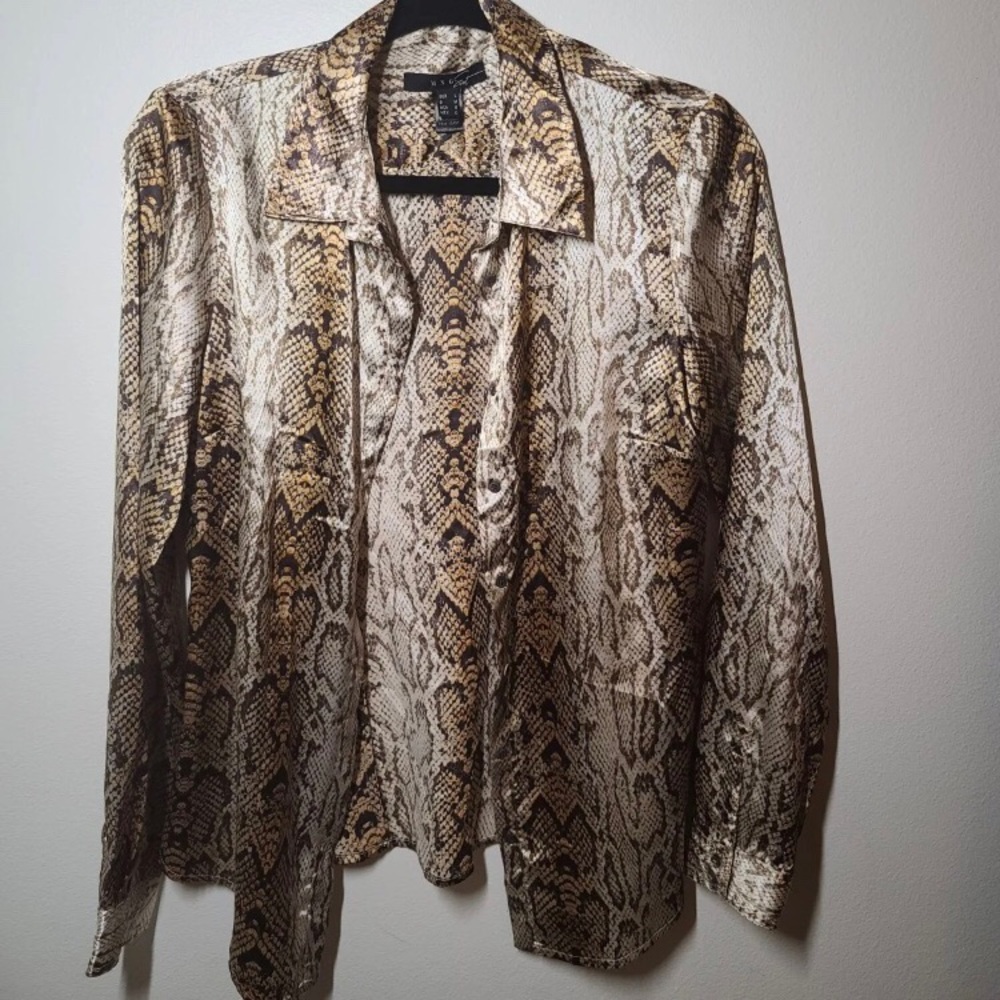 Shirt - Picture 2 of 3